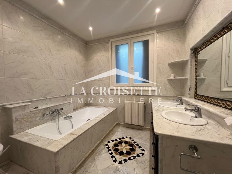 Villa S+4 avec vue sur mer à Carthage 